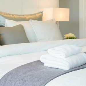 Cama, Mesa e Banho