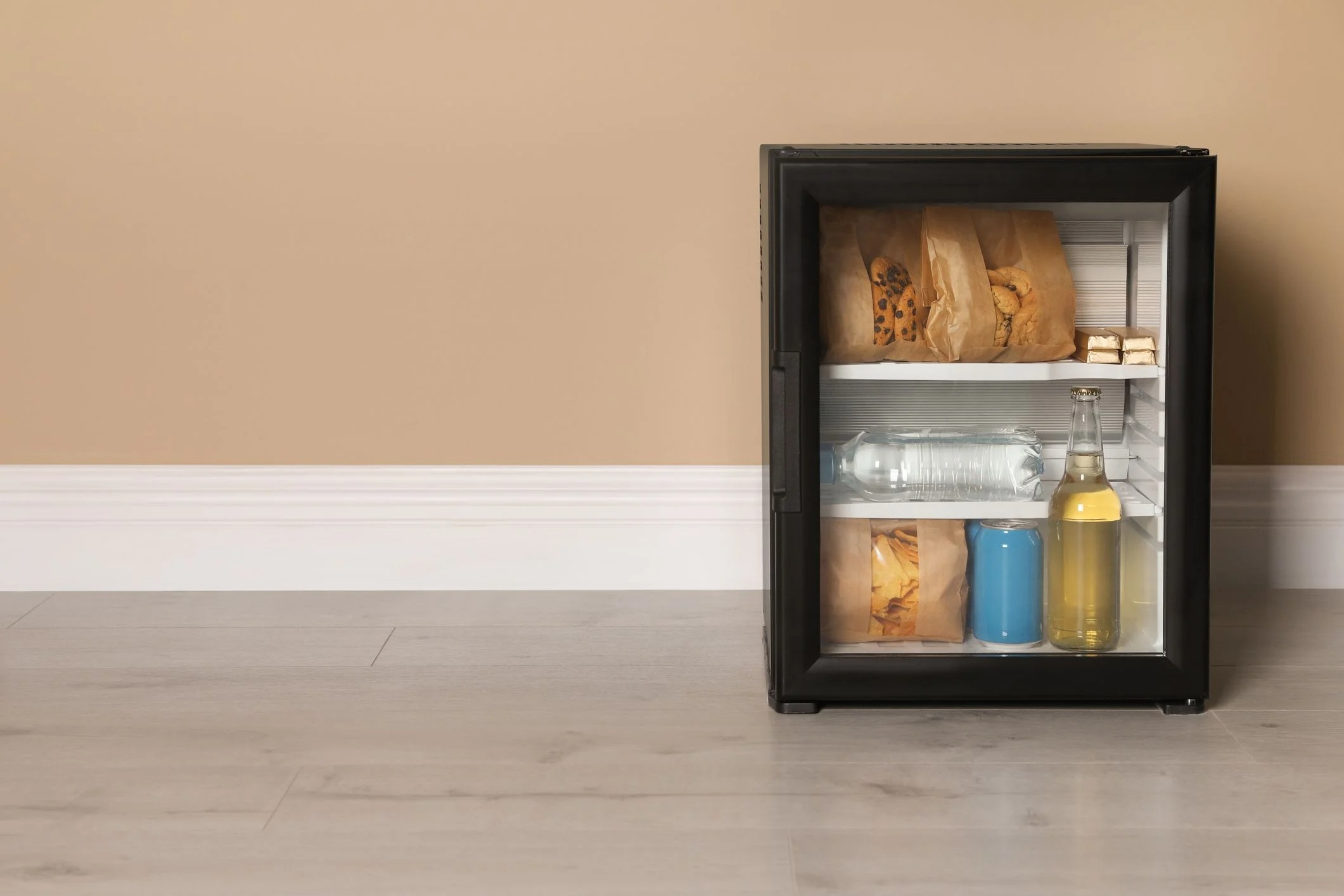 Frigobar Consul 47L Preto CRC04AE 110/220V - Imagem 7
