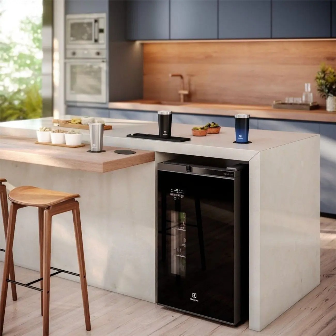 Cervejeira Electrolux Home Bar EB100 Vertical Preta 100L Frost Free 110/220V - Imagem 8
